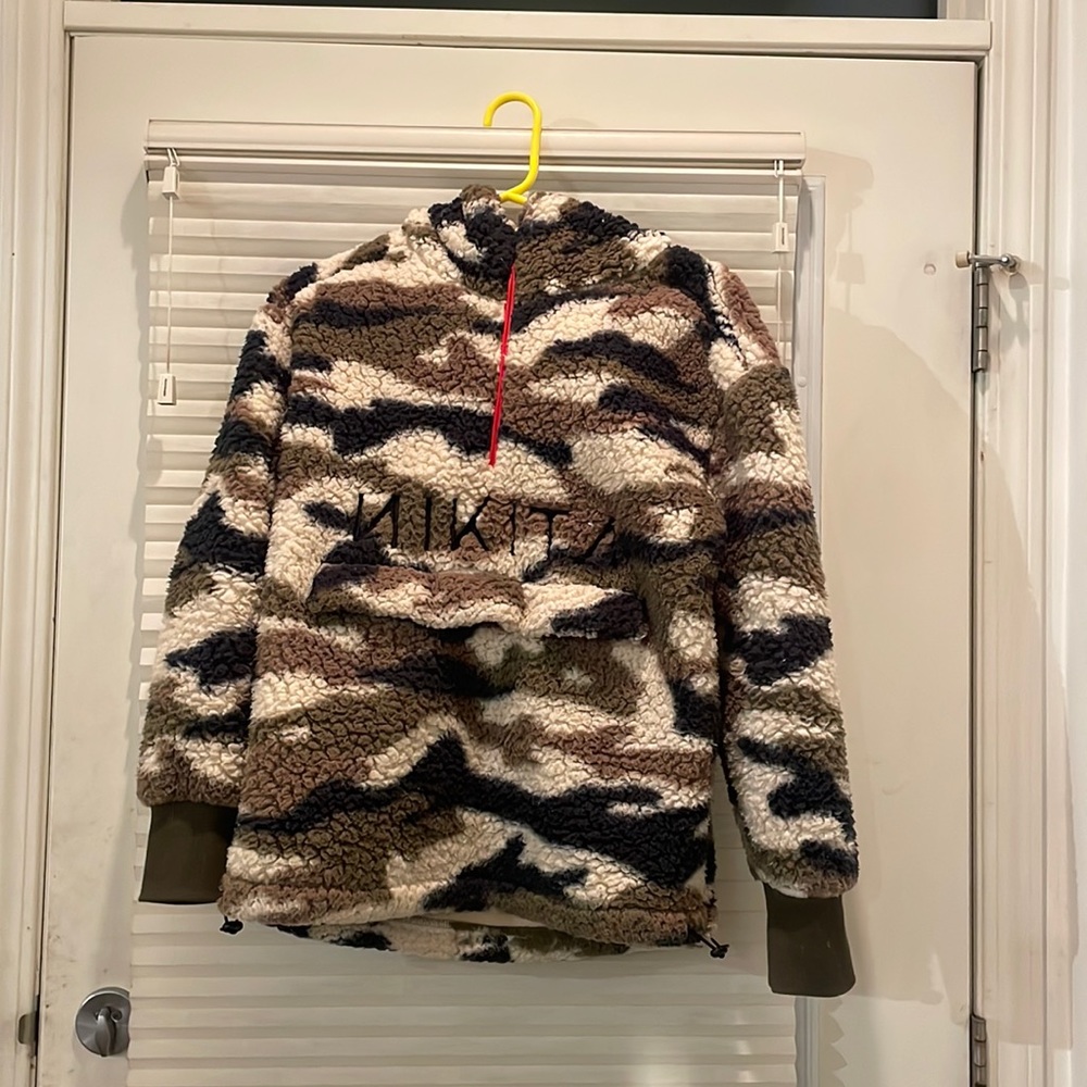Nikita Fuzzy Pullover hoody